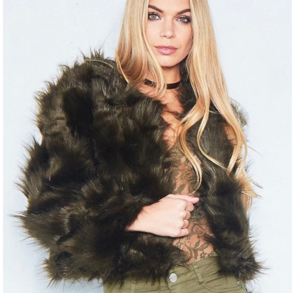 NWT MissyEmpire Aniyah Khaki Cropped Faux Fur Coat